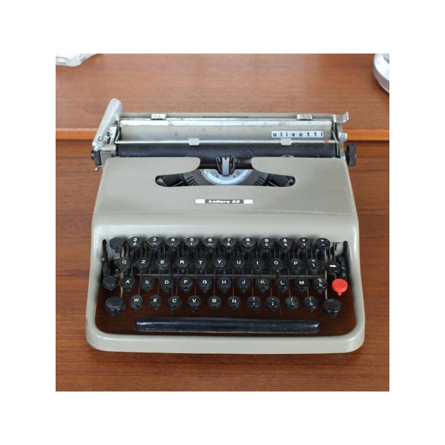 Lettera 22 Typewriter from Olivetti, 1950s For Sale - Image 11 of 14