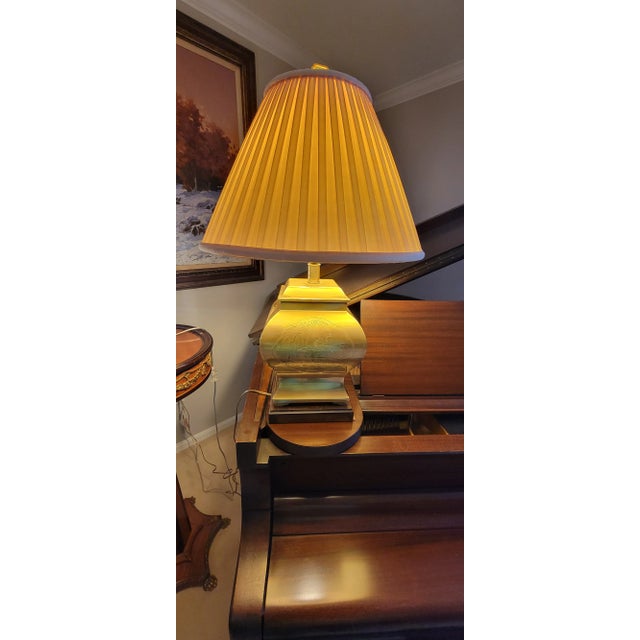 1960's Hollywood Regency Chinoiserie Stamped Brass Table Lamp For Sale - Image 4 of 12