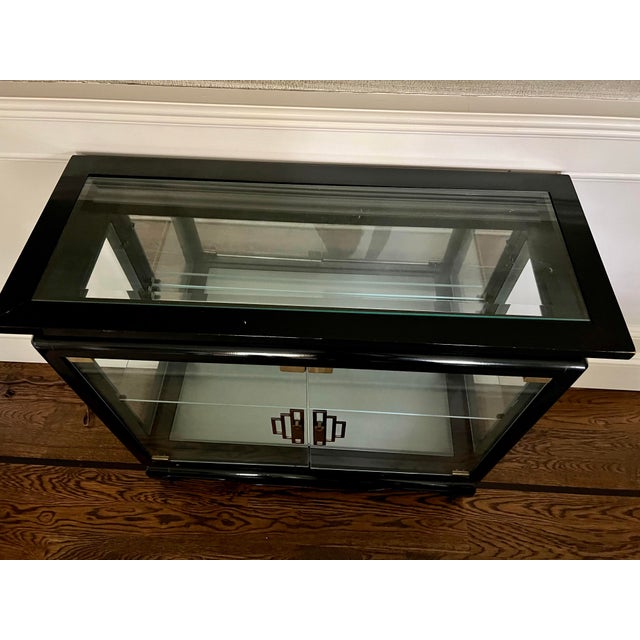 Mid 20th Century Vintage Chinoiserie Glass and Wood Cabinet For Sale - Image 5 of 12