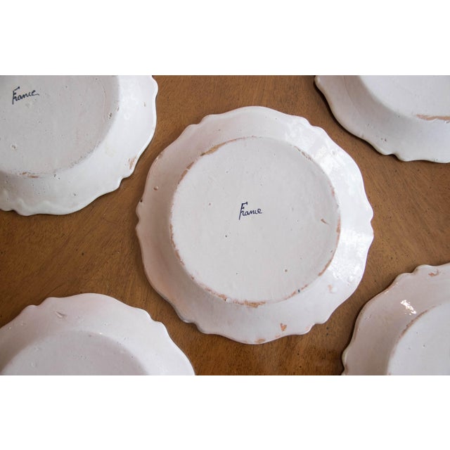 19th Century Set of 5 French Faïence Plates – Hand-Painted Floral – Scalloped Edge – Provincial Style For Sale - Image 12 of 12