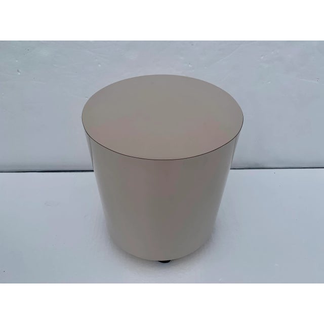 Contemporary 1980s Cylindrical Laminate Stool on Casters For Sale - Image 3 of 7