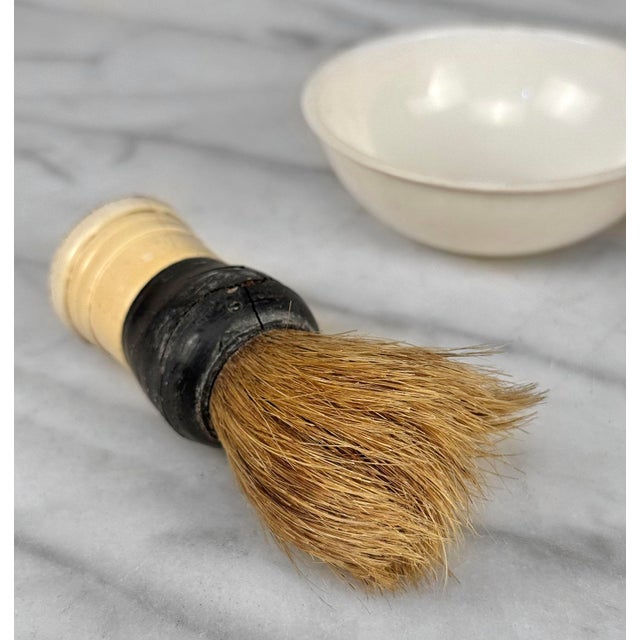 Red Vintage Traditional Equestrian Horse Travel Shaving Kit Mirror W/ Brush For Sale - Image 8 of 9