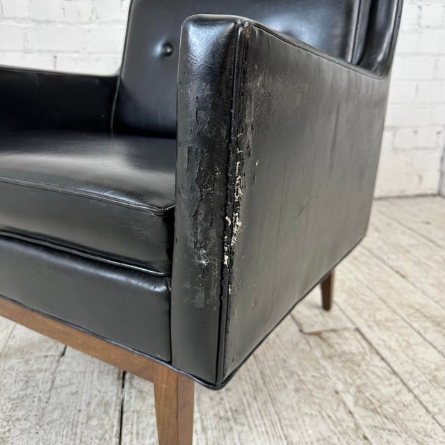 Mid Century Modern Black Vinyl Lounge Chair With Walnut Base Milo Baughman Style For Sale - Image 12 of 12