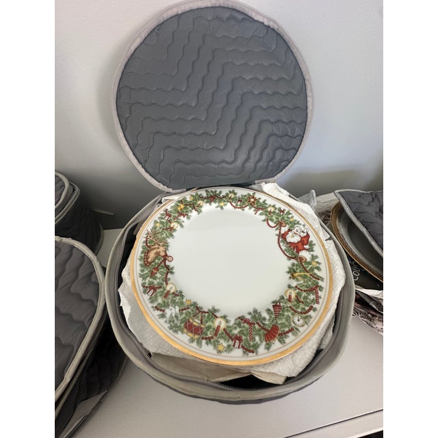 Fitz and Floyd. St.Nicolas Dinnerware Service for 14- 79 Pieces. 1970's For Sale - Image 10 of 17