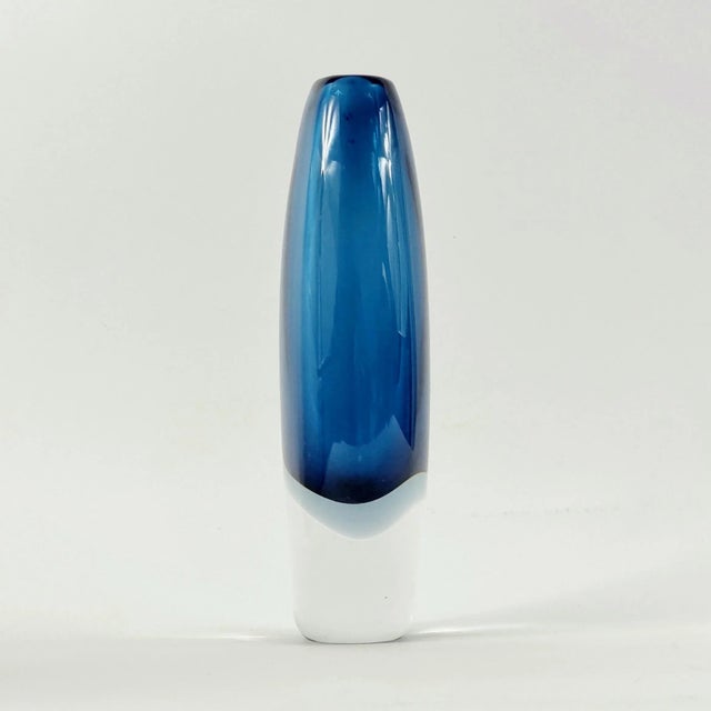 Mid-Century Modern Large Mid-Century Sommerso Glass Vase by Vicke Lindstrand for Kosta, Sweden, 1960s For Sale - Image 3 of 9