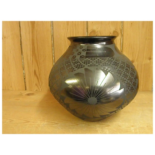 Folk Art Late 20th Century Mata Ortiz Hand Coiled Blackware Pot by Miguel Bugarini For Sale - Image 3 of 18