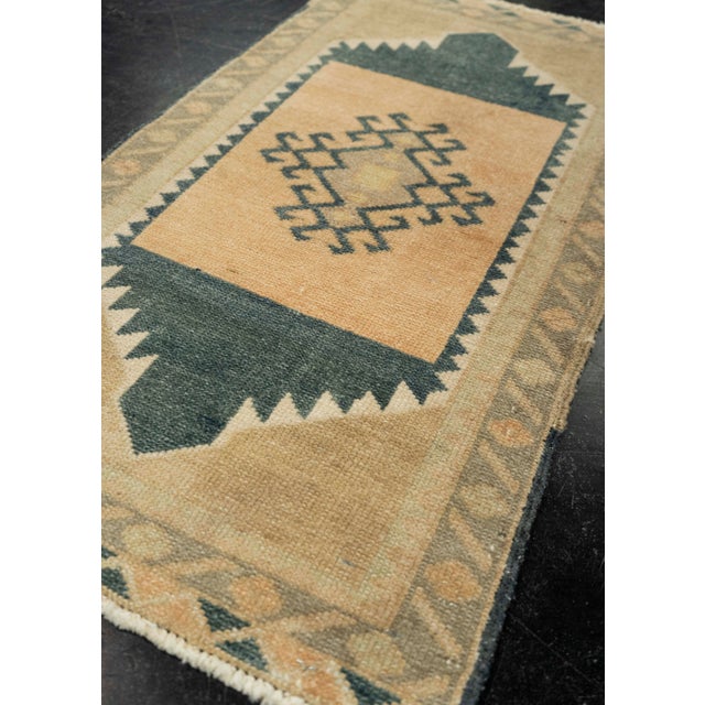 Turkish Turkish Mini Rug Oriental Hand Knotted Vintage Rug 1'7" x 2'10" #21272 For Sale - Image 3 of 8