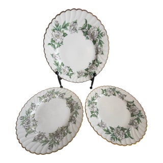 Vintage Syracuse Gardenia Fine China Flowers Plates- Set of 3 For Sale