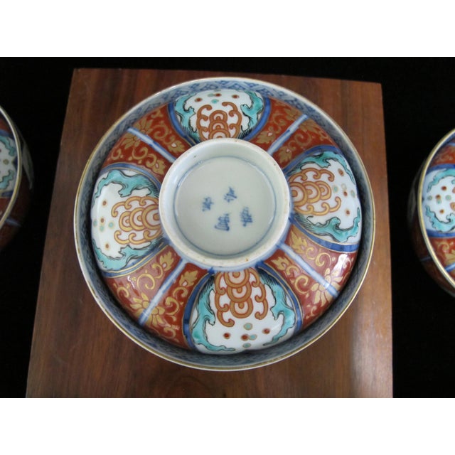Japanese Imari Porcelain Covered Rice or Soup Bowl With Lid Set of 5 For Sale - Image 18 of 18