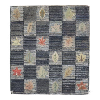 Mid 20th Century Floral Leaf Design American Hooked Scatter Rug For Sale