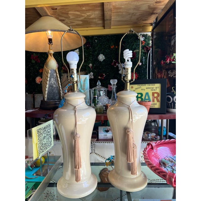 1970s Mid-Century Modern Ceramic Table Lamps With Light Pink Tassels - a Pair For Sale In Atlanta - Image 6 of 11