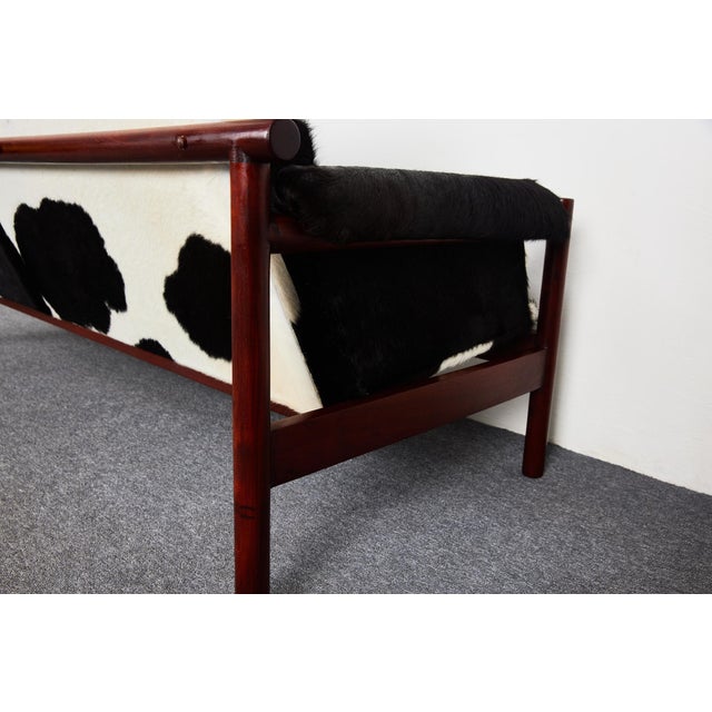 Turiguanó Sofa in Mahogany and Cowhide by Gonzalo Córdoba for DUJO, Havana, 1959 For Sale - Image 16 of 18