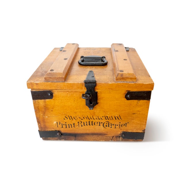 Antique Wooden Dairy Transport Box – “The Standard Print Butter Carrier” For Sale - Image 4 of 9