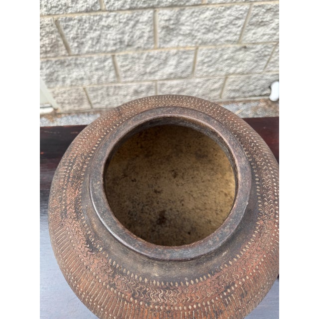 Mid-20th Century Lobi Burkina Faso Hand-Built Terracotta Lidded Vessel For Sale - Image 9 of 10