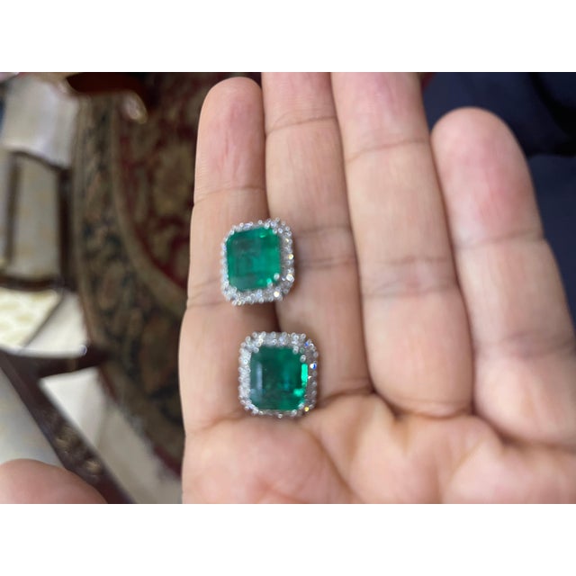 Natural Zambian Emerald Earring 11.06 Carats and 1.54 Cents in 14k Gold, A Pair For Sale - Image 10 of 18