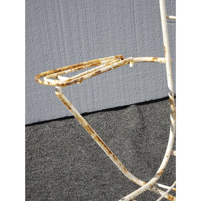 Vintage Mid-Century Modern Homecrest Style White Wire Swivel Rocker Lounge Chair For Sale - Image 11 of 13