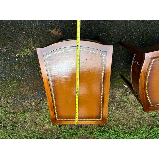 Early 20th Century Pair of Federal Style Leather Top Flame Mahogany Side Tables For Sale - Image 10 of 14