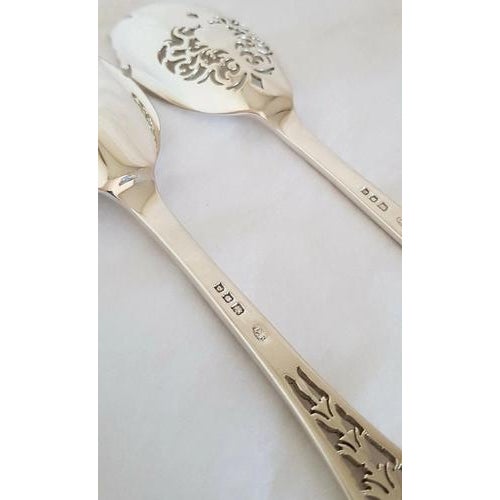 Gold Antique George V Sterling Silver Serving Set by Josiah Williams & Co, 1930, Set of 2 For Sale - Image 8 of 14