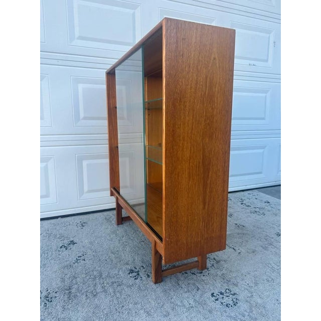 Wood 1960s Mid Century Modern Teak Display Cabinet/Bookcase by Turnidge For Sale - Image 7 of 16