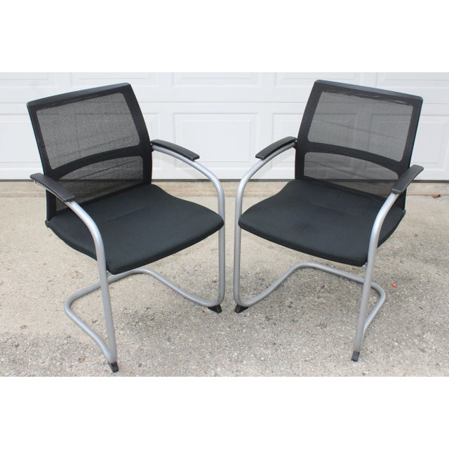 Knoll 2000s Knoll Cantilevered Stacking Arm Chairs- Set of 4 For Sale - Image 4 of 13