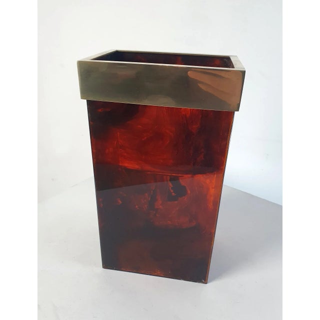 Hollywood Regency Italian Tortoise Acrylic Glass Vase, 1970s For Sale - Image 3 of 8