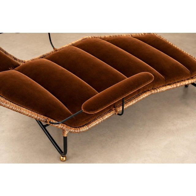 Brazilian Modern Sculptural Chaise in Wicker, Mohair, Steel and Brass, Att. Carlo Hauner, Brazil, 1950s For Sale - Image 4 of 18