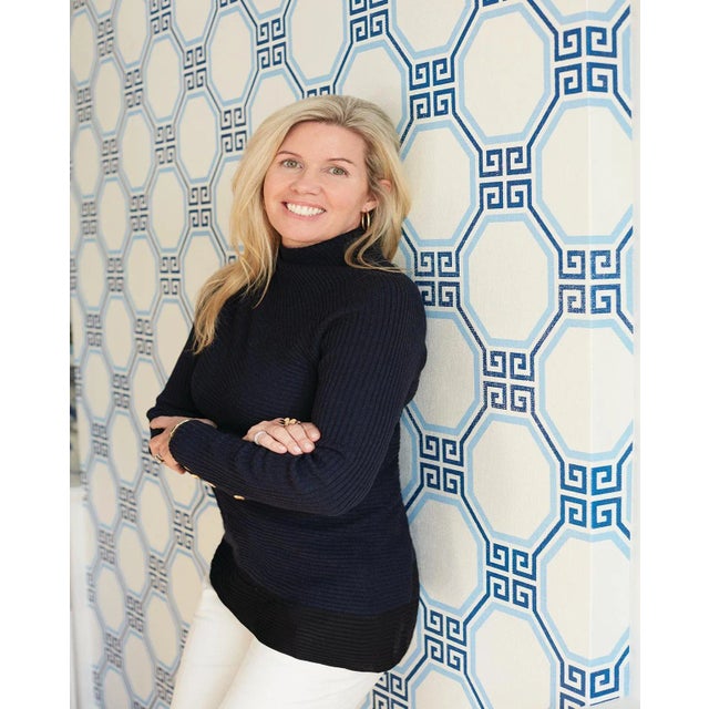 Sample - Schumacher Octavia Paperweave Wallpaper in Marine For Sale In Charlotte - Image 6 of 7