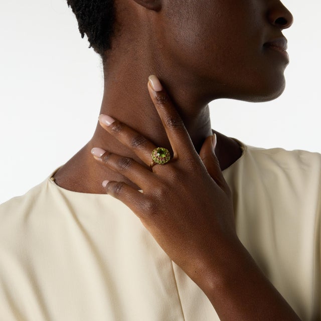 1980s Vintage Peridot Tourmaline 14k Yellow Gold Double Halo Ring, Size 7 For Sale - Image 5 of 6