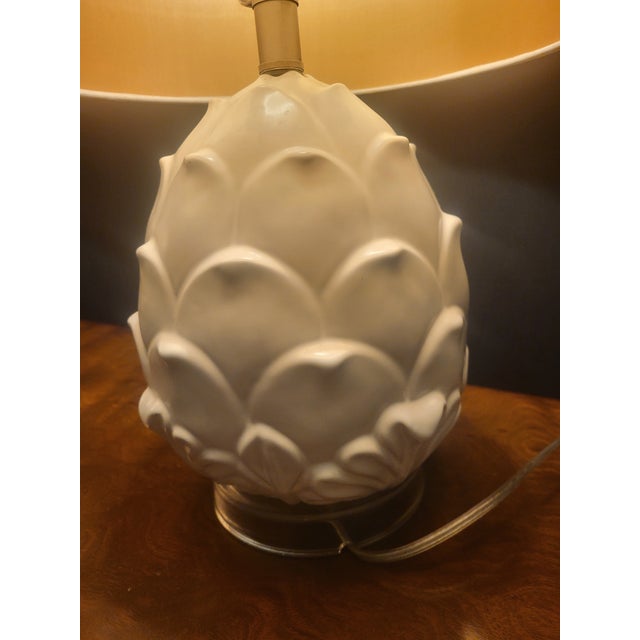 Hollywood Regency Pair of Vintage White Ceramic Pineapple/Artichoke Table Lamps With Burlap Shades For Sale - Image 3 of 6