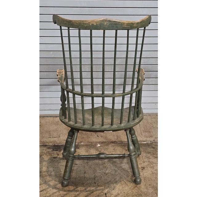 Eldred Wheeler Mid 20th Century Eldred Wheeler Green Fan Back Carved Windsor Arm Chair Bench Made New Hampshire For Sale - Image 4 of 7