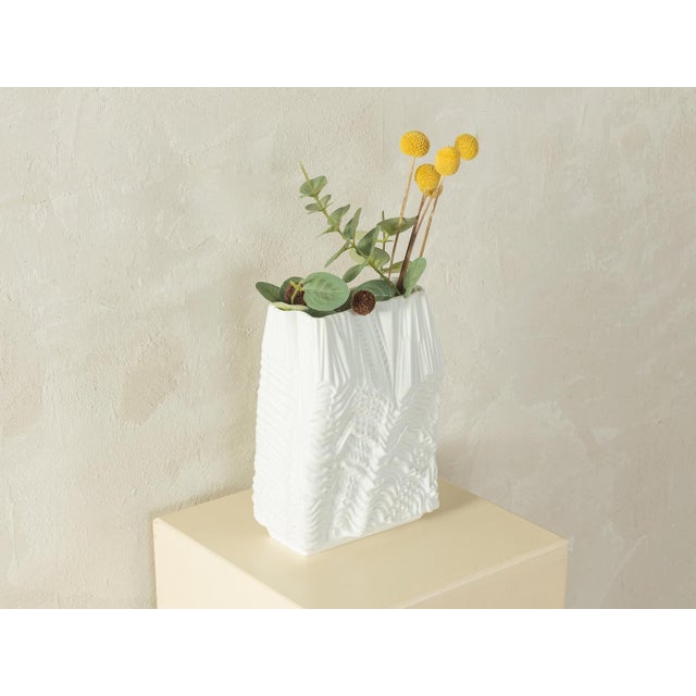 WAVE vase by Martin Freyer for the Rosenthal series "Studio Linie" from the 1960s. Quality Features: accomplished design:...