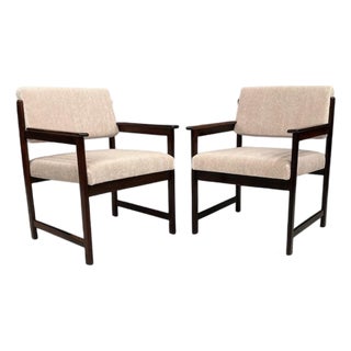 Pair of Brazilian Mid-Century Modern Armchairs in Rosewood & Cream Mohair, Jorge Jabour, 1960s - Lot 442 For Sale