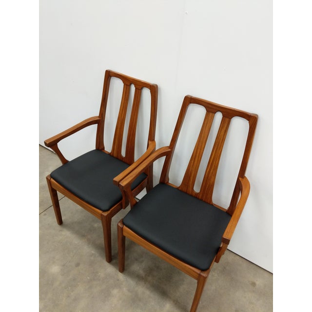 Pair of Vintage Teak Nathan Mid Century Modern Armchairs For Sale In New York - Image 6 of 8