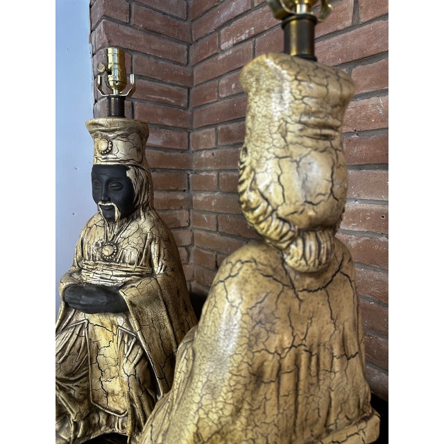 Pair of Mid-Century Modern Chinoiserie Chalkware Lamps. For Sale - Image 10 of 12