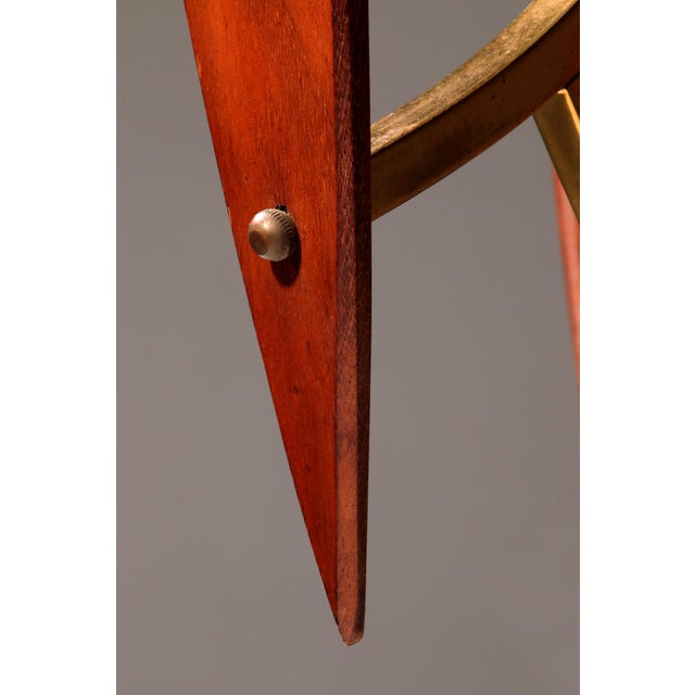 Wood Biomorphic Table Lamps in Walnut, Glass, and Brass from Masjestic Lamp.Co, USA, 1960s For Sale - Image 7 of 10