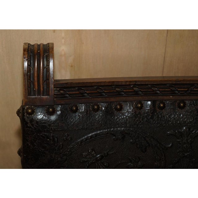 French Henry II Oak & Embossed Leather Dining Chairs, 1880s, Set of 6 For Sale - Image 6 of 18