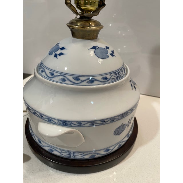 Frederick Cooper Frederick Cooper Blue & White Ceramic Vintage Table Lamp, Chicago. For Sale - Image 4 of 12