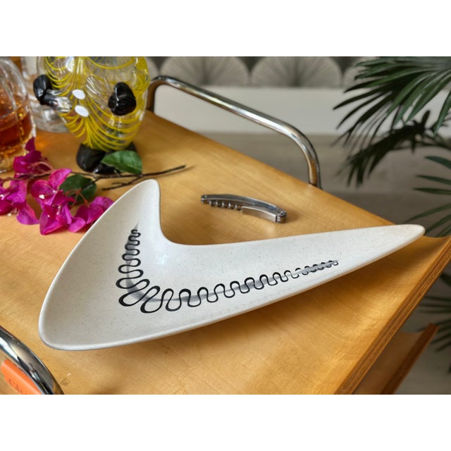 Off-white Vintage Mid-Century Modern Space Age Boomerang Serving Platter Dish for the Freeform "Poppytrail" Line by Metlox For Sale - Image 8 of 13