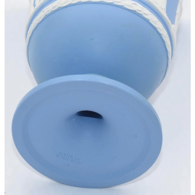 1960s Wedgwood Blue Jasperware Cameo Cherubs Neoclassical Pedestal Vase For Sale - Image 9 of 10