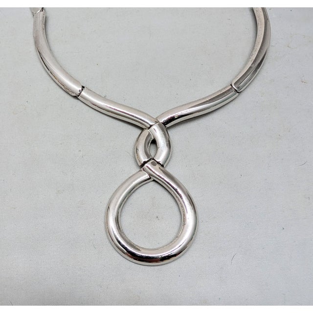 Vintage 1976 Signed Monet Rhodium Plated Loop Twisted Necklace For Sale - Image 9 of 10