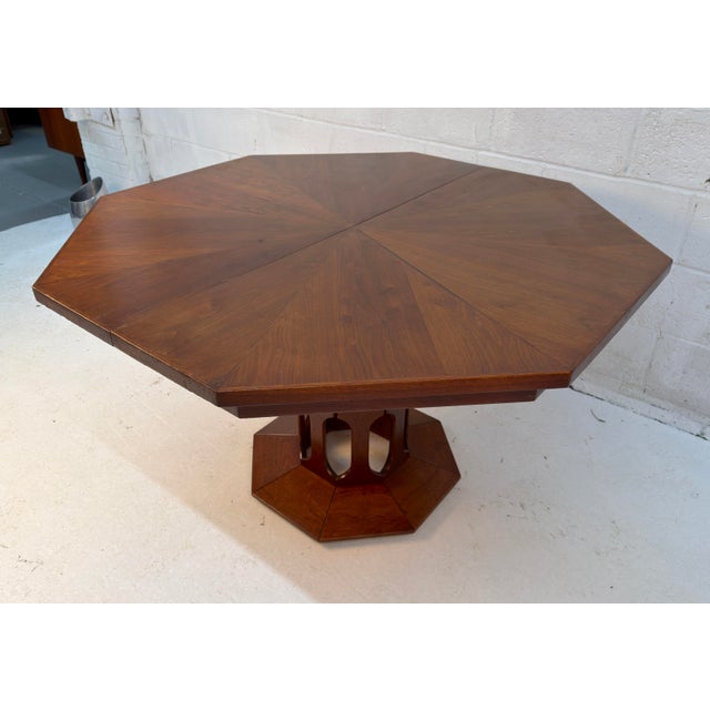Mid-Century Modern Octagonal Expanding Dining Table by Walter of Wabash For Sale - Image 4 of 14