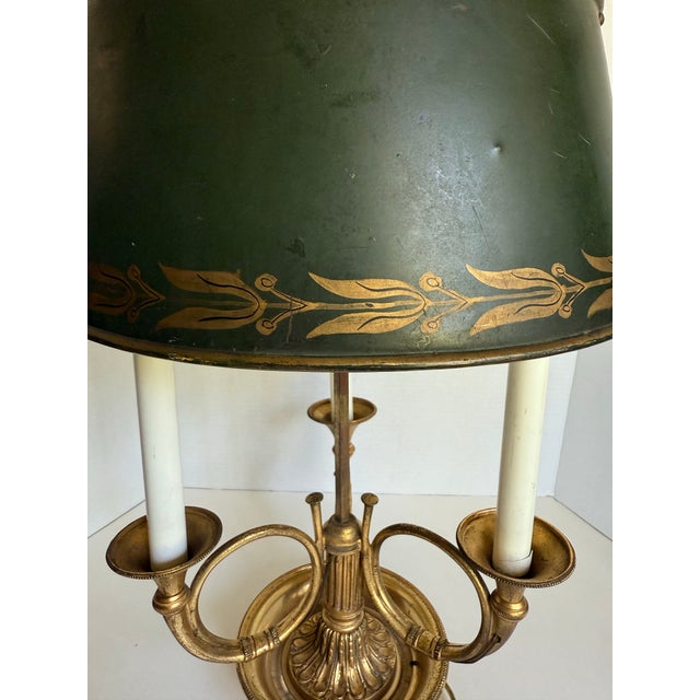 Early 20th Century Brass Bouillotte Lamp With Horn-Form Arms & Adjustable Green Tôle Shade For Sale In Los Angeles - Image 6 of 12