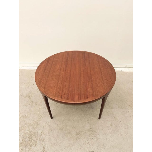 Wood Dining Table in Teak by Kofod Larsen for Faarup Mobelfabrik, Denmark, 1960 For Sale - Image 7 of 10