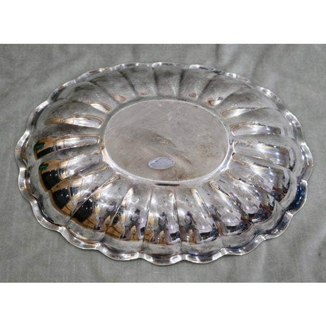 English Late 20th Century Reed & Barton Scalloped Oval Silverplate Platter Tray For Sale - Image 3 of 5