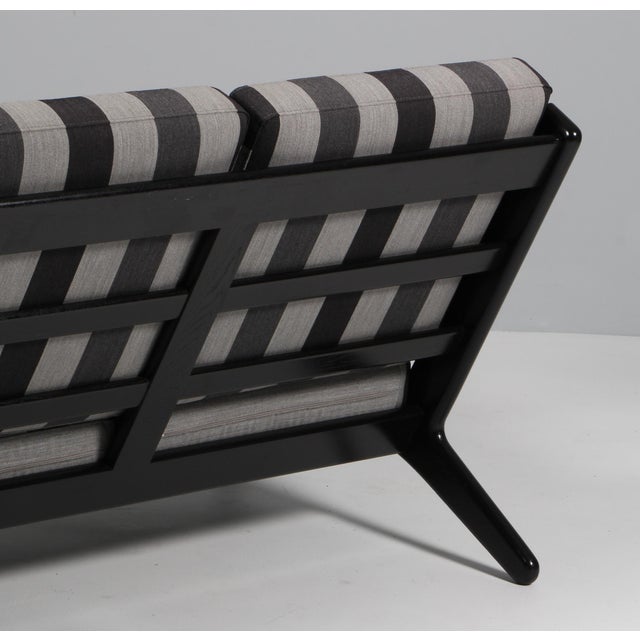 Model 290 3-Seater Sofa in Oak by Hans J. Wegner for Getama For Sale - Image 9 of 10