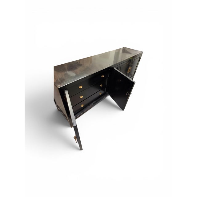 Century Furniture Vintage Century Furniture Hollywood Regency Chinoiserie Credenza in Black Lacquer With Brass Hardware For Sale - Image 4 of 8