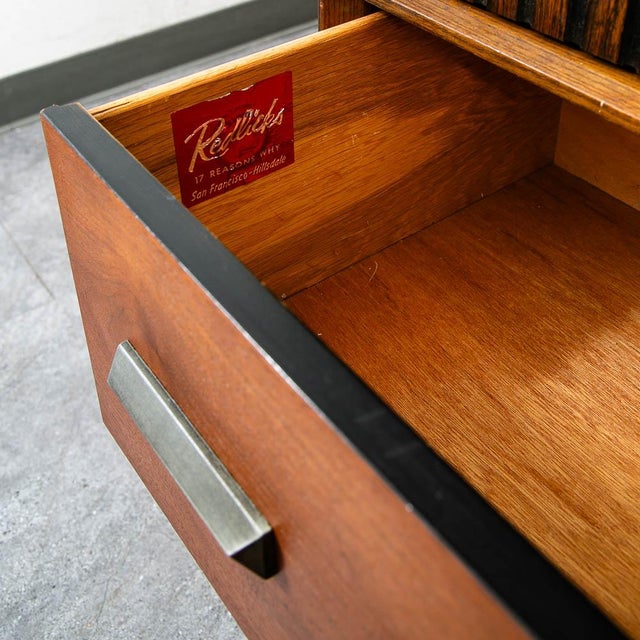 Wood Mid Century Modern Dresser Gentleman's Chest Bassett Walnut Cabinet Drawers MCM For Sale - Image 7 of 10
