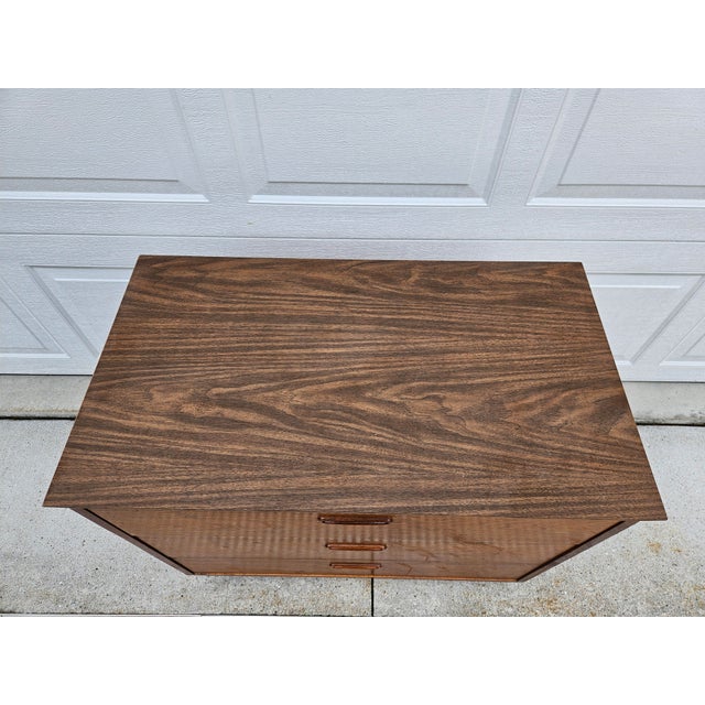 Mid 20th Century Lane Furniture Walnut Three Drawer Chest of Drawers Dresser For Sale - Image 5 of 10