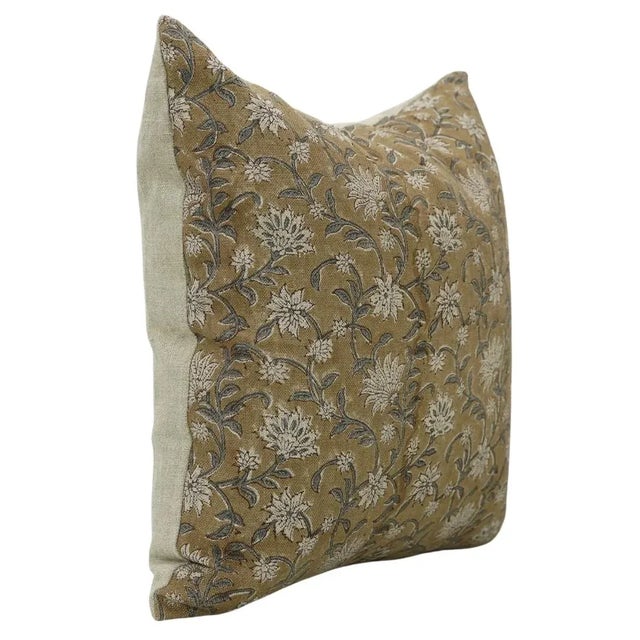 Make a bold statement with our Aradhna throw pillows, crafted from thick linen for exceptional luxury and durability....