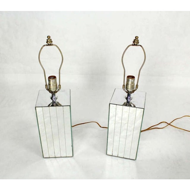 Mid-Century Modern Pair of Square Sky Scraper Shape Mid-Century Modern Mirrored Table Lamps MINT! For Sale - Image 3 of 7